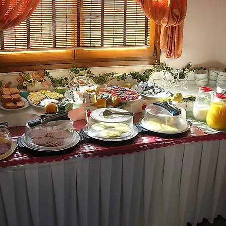 Regina Hotel Vasilátika